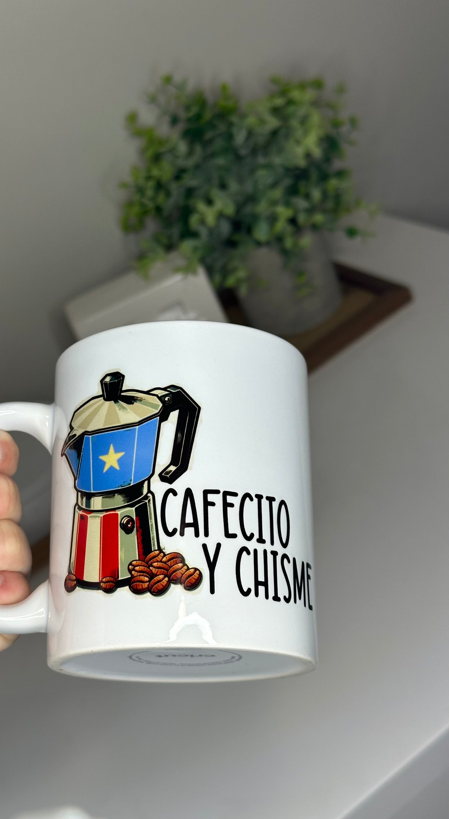 Cafecito y Chisme 11oz Mug