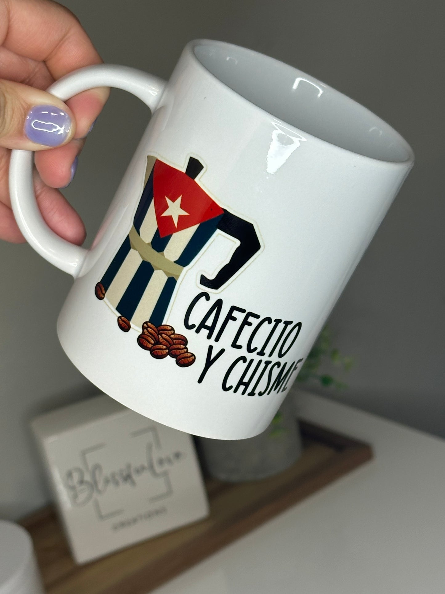 Cafecito y Chisme 11oz Mug