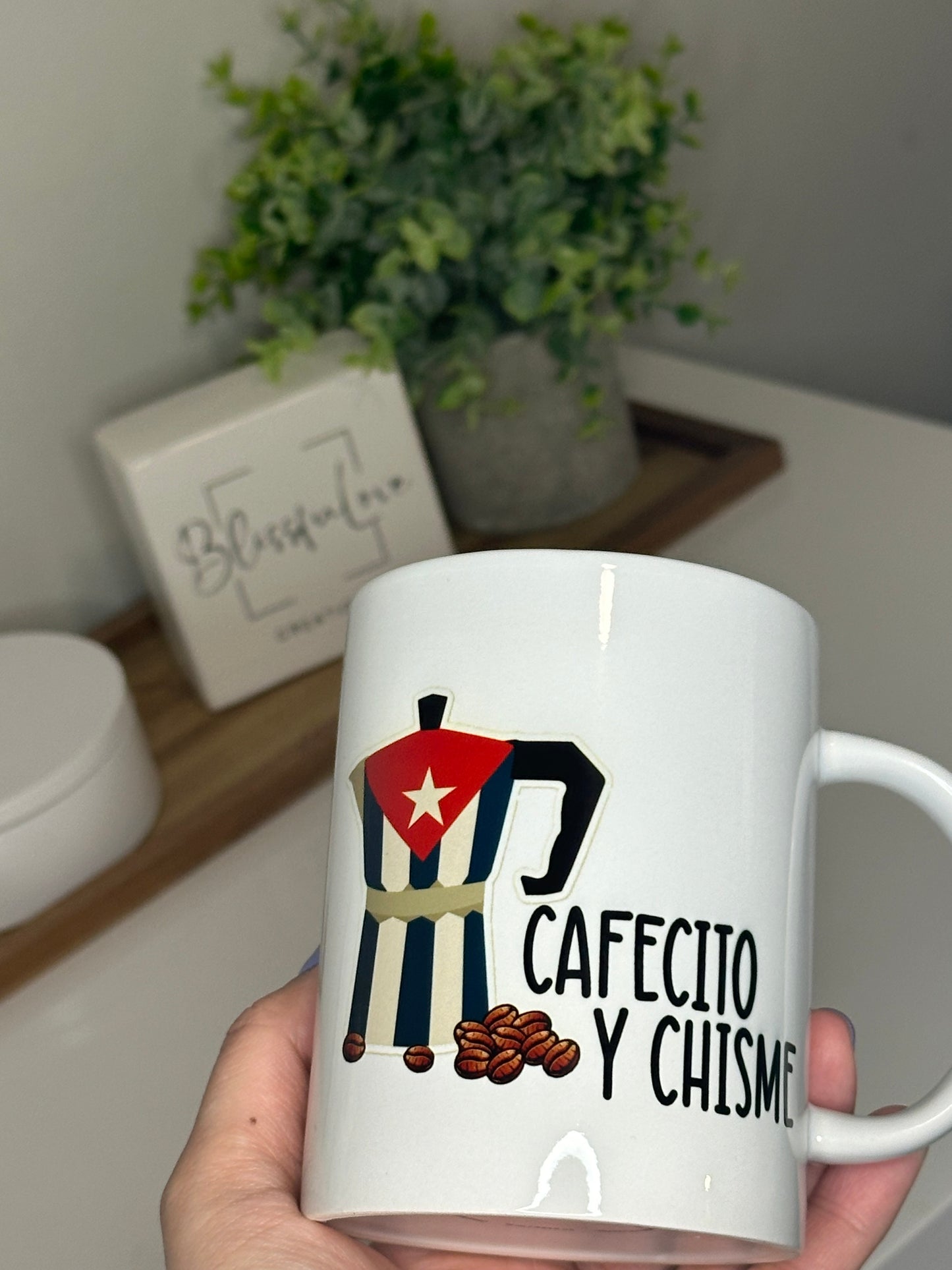 Cafecito y Chisme 11oz Mug