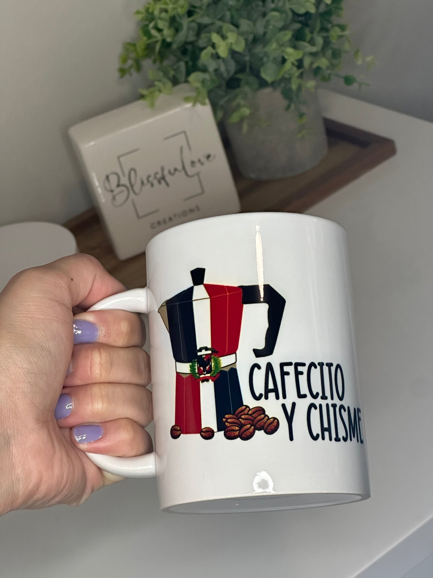Cafecito y Chisme 11oz Mug
