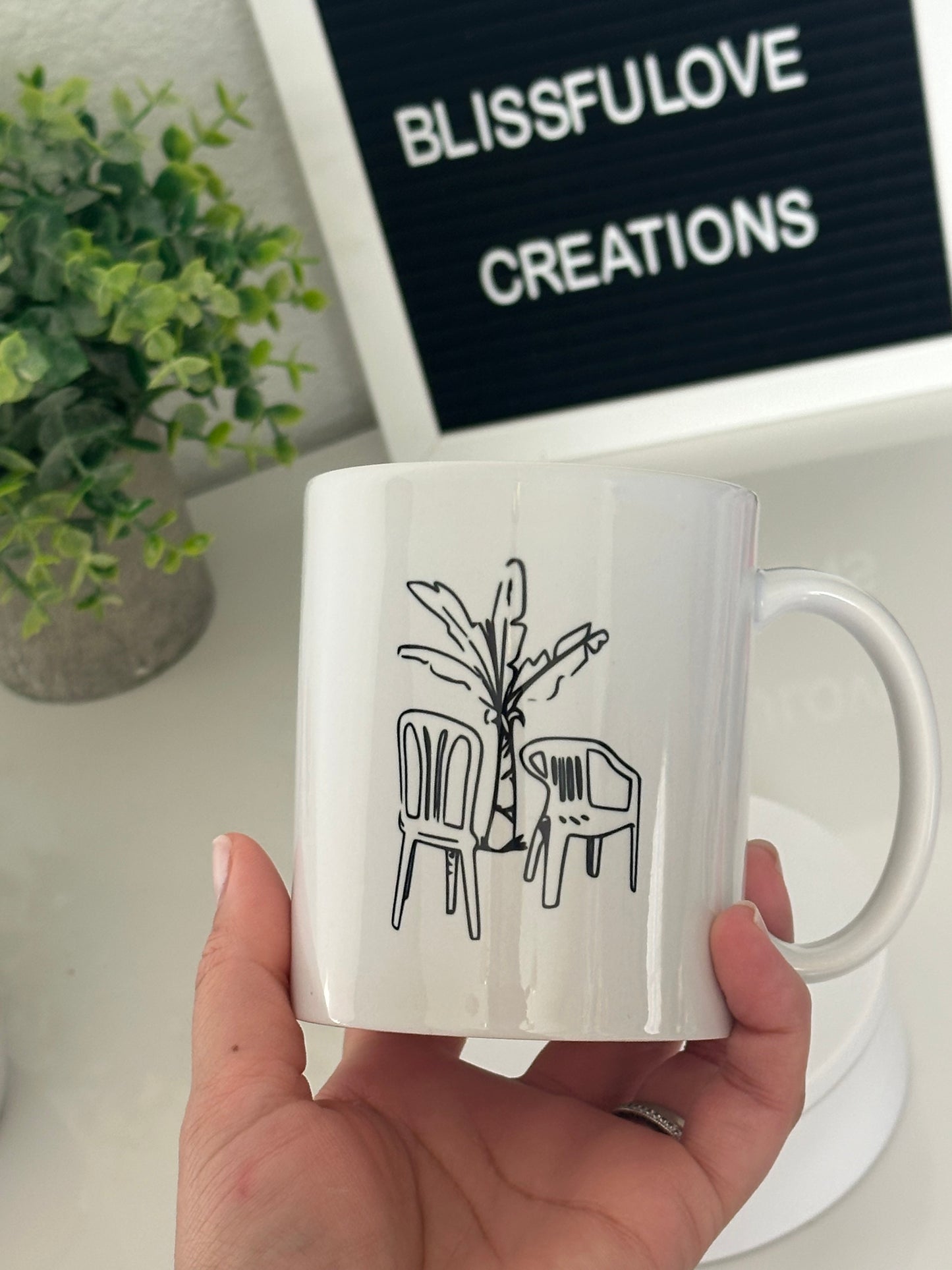 DeBi ToMaR MaS CaFe 11oz Mug